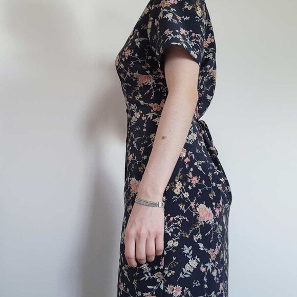 Vintage 90s short-sleeved button-up dainty floral maxi dress - Picture 7 of 16